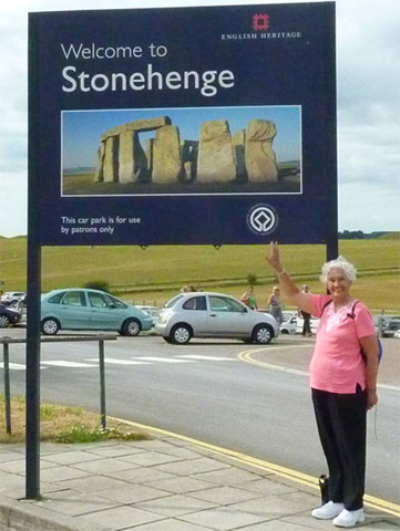 0102 Welcome sign